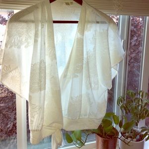 Anthropologie white moonflower velvet wrap top (s)